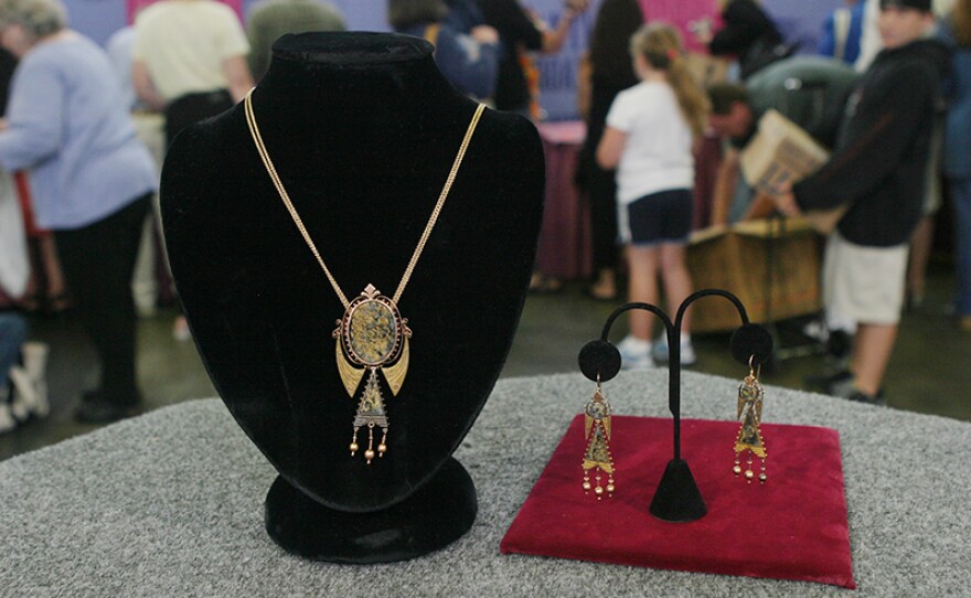 Victorian quartz gold jewelry, ca. 1870 appraised by Rosalie Sayyah in San Francisco, Calif.