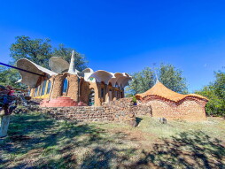 Ilan-Lael property