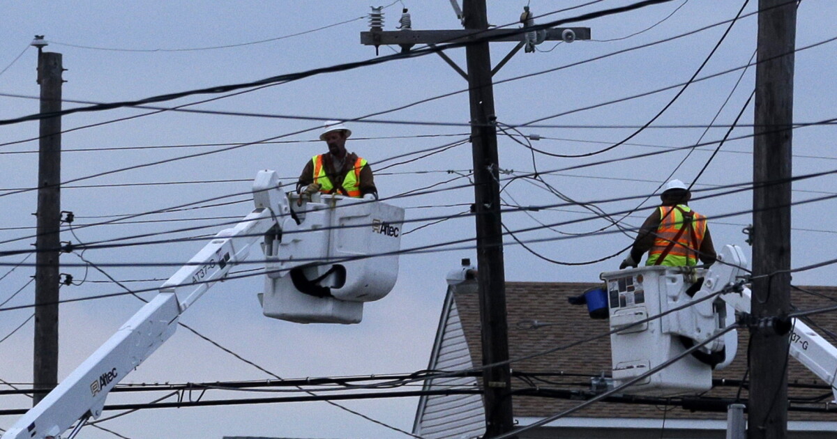 Crews Work To Restore Power, And Explain The Delay | KPBS Public Media