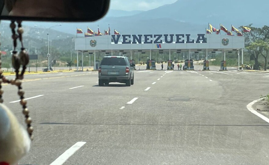 The lack of cross-border trade is evident at the main bridge between Colombia and Venezuela, where traffic is light.