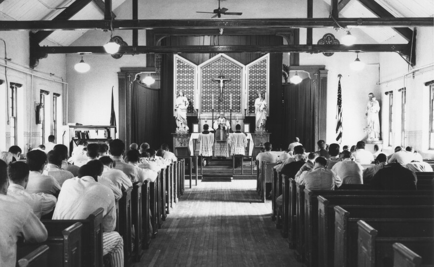 In 1905, a free-standing building was constructed between cellblocks. The second floor was used for religious services, movies, concerts and as a gymnasium.