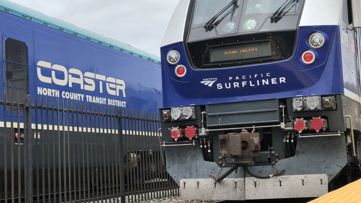 Passengers taking rail disruption in stride as landslide closes tracks in San Clemente - Vimarsana News