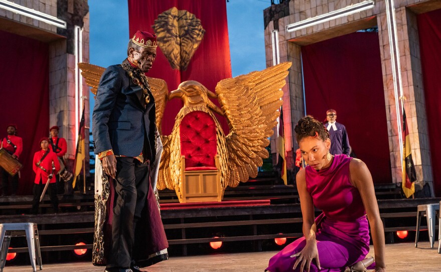 André De Shields as Lear (left) addresses Nicole King as Cordelia), as J. Samuel Davis (Kent) and the company of <em>King Lear</em> look on, during at the 2021 St. Louis Shakespeare Festival.