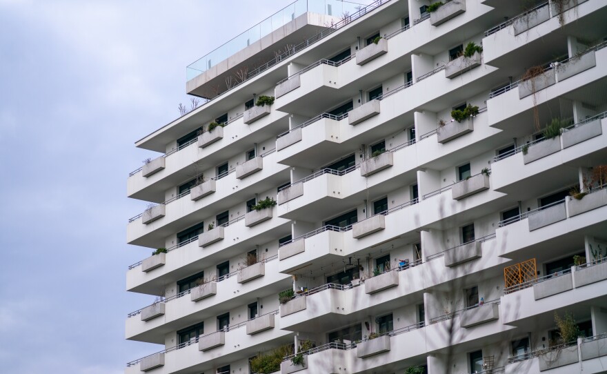 Balconies and increased airflow help residents keep cool during heat waves and reduce reliance on air conditioning. A new report from the Climate and Community Institute finds that affordable housing and reducing climate pollution can go hand in hand.