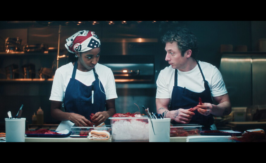 Sydney (Ayo Edebiri) and Carmy (Jeremy Allen White).