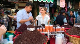 Pati goes to the market with one Oaxaca’s best-known chefs and owner of Casa Oaxaca, Alex Ruiz.