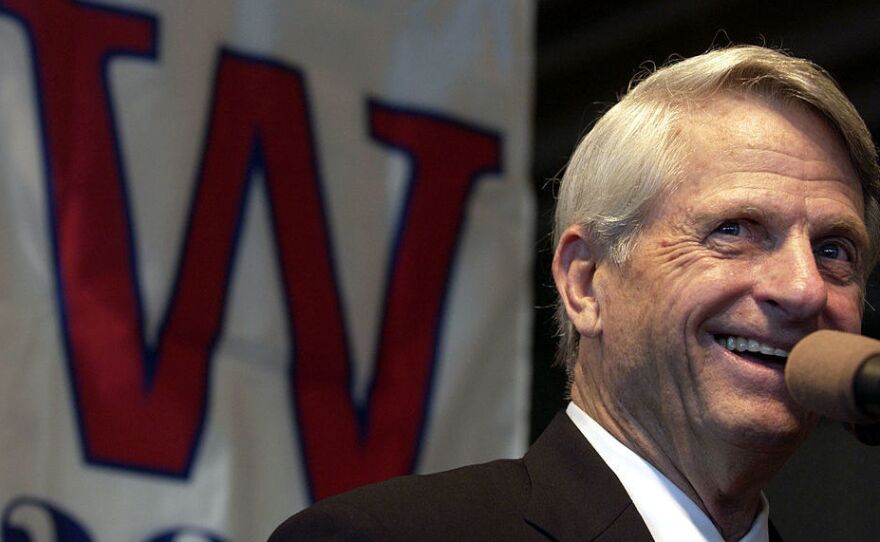 Zell Miller speaks to George W. Bush supporters at a 2004 campaign rally in Florida.