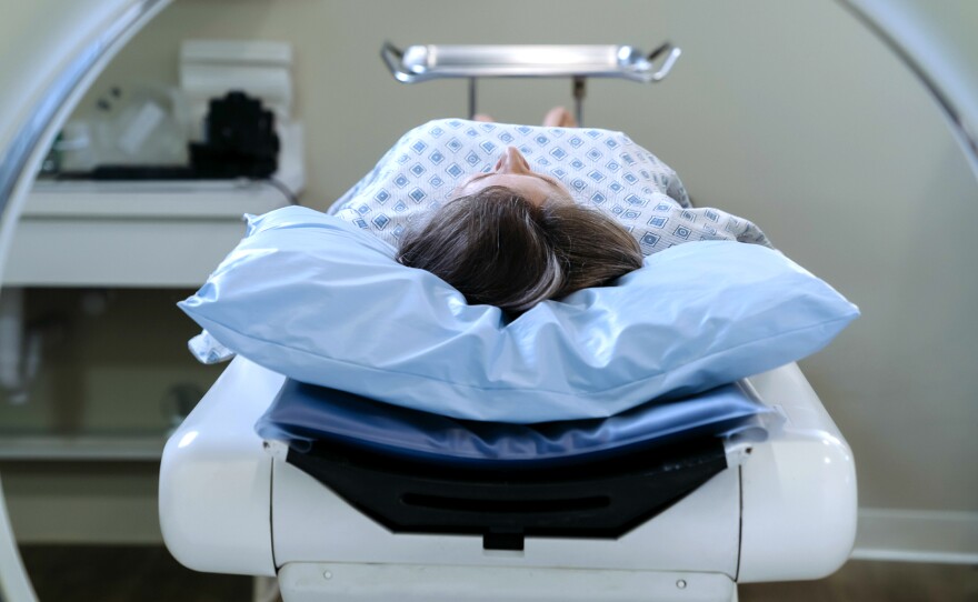 Screening for lung cancer can catch tumors but it can also produce false positives. Patients need to decide whether it's right for them, but doctors often don't know how to advise them.