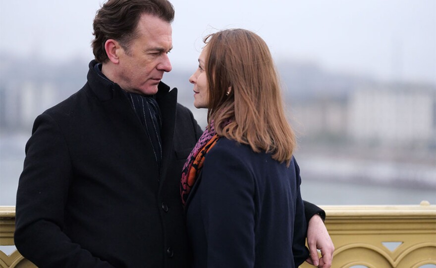 Peter Sullivan as Michael and Gabriella Hamori as Kamilla