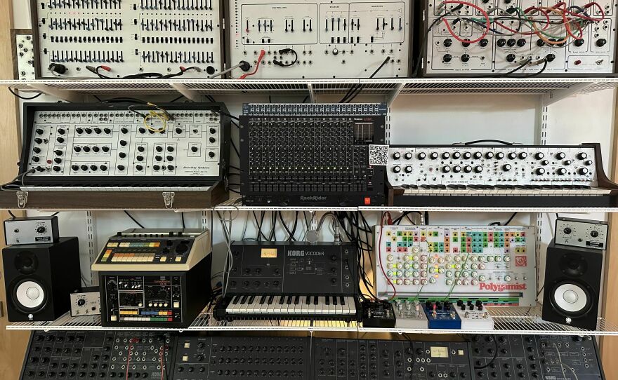 A wall of sound(makers).