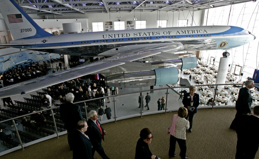 Guests arrive for the dedication ceremony of the retired Air Force One at the Ronald Reagan Library in Simi Valley, Calif., in 2005.