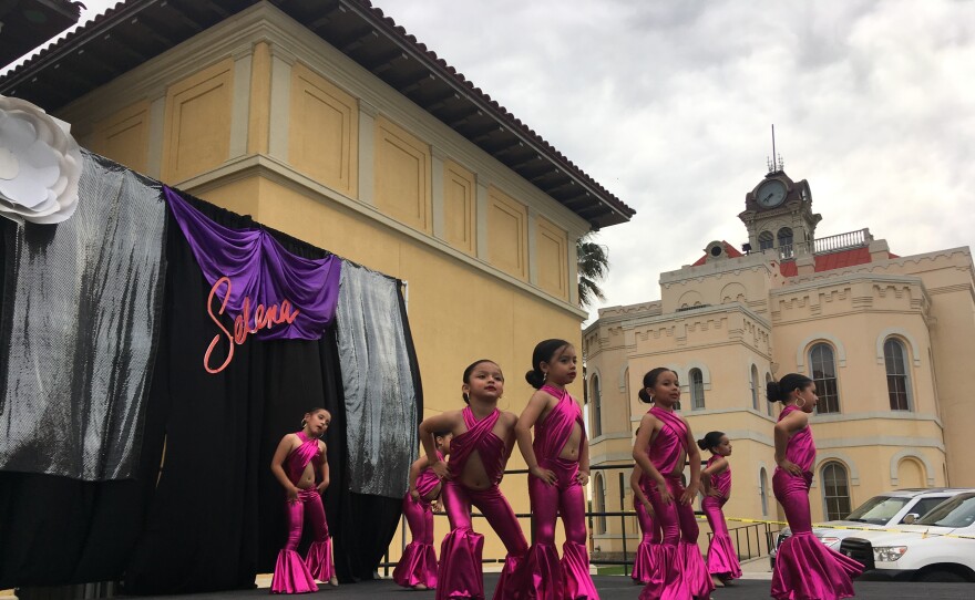 A filmmaker returns home to Eagle Pass, Texas, after the death of her brother to reflect on their lives growing up and to explore how fronterizo identity takes shape on the U.S.-Mexico border.<br/>