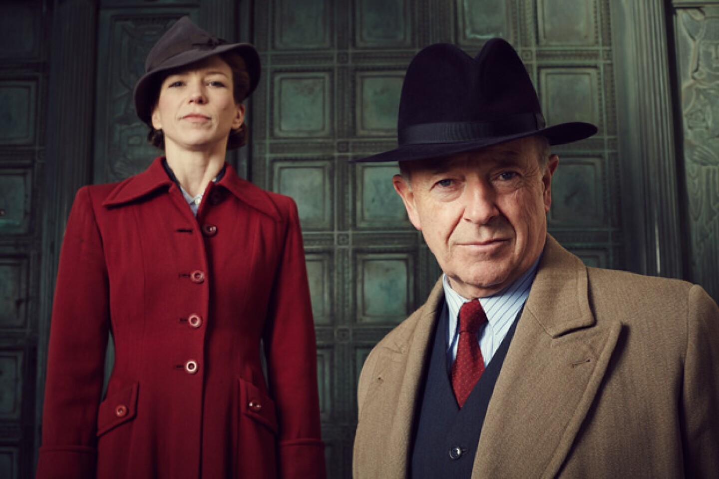 Honeysuckle Weeks as Sam Wainwright and Michael Kitchen as DCS Christopher Foyle.