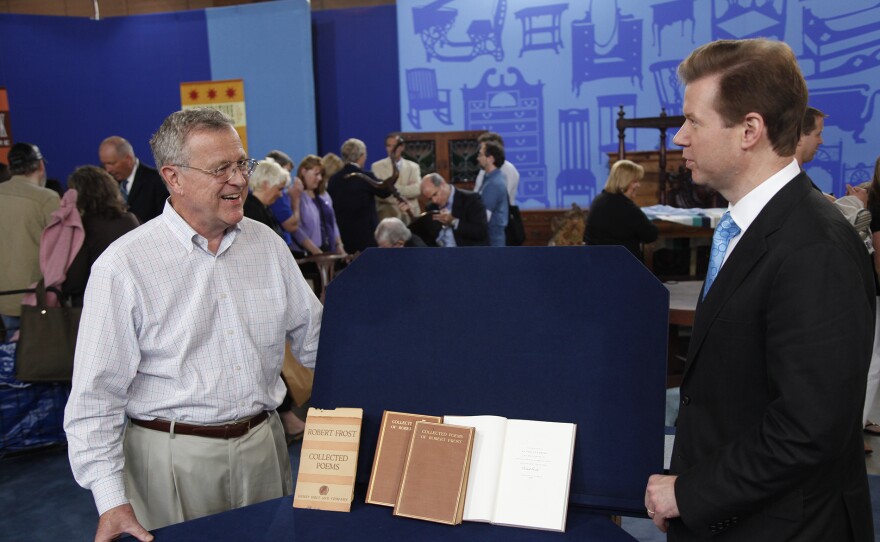 Francis J. Wahlgren (right) appraises Robert Frost-signed books, in Atlantic City, N.J. ANTIQUES ROADSHOW “Vintage Atlantic City, Hour 2” premieres Monday, September 30 at 8/7C p.m. on PBS.