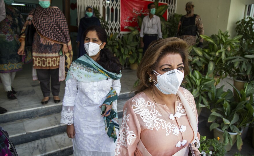 Dr. Seemin Jamali is executive director of Jinnah Postgraduate Medical Centreo, the largest hospital in Karachi, Pakistan. She went through chemo during the pandemic — and kept working: "I didn't want to stay home. I didn't want to live a life that was useless."