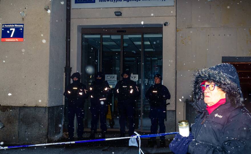 A silent protest outside the offices of Poland's state broadcaster commemorated the murder of Gdansk's Mayor Pawel Adamowicz. Many of the mayor's supporters blamed the broadcaster's far-right rhetoric for provoking his murder.