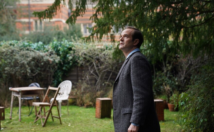 Shown: Oliver Dimsdale as Daniel Marlowe. Leonard is devastated when a halfway house resident is found dead. The man confessed suicidal thoughts to Will, but is this suicide or murder?