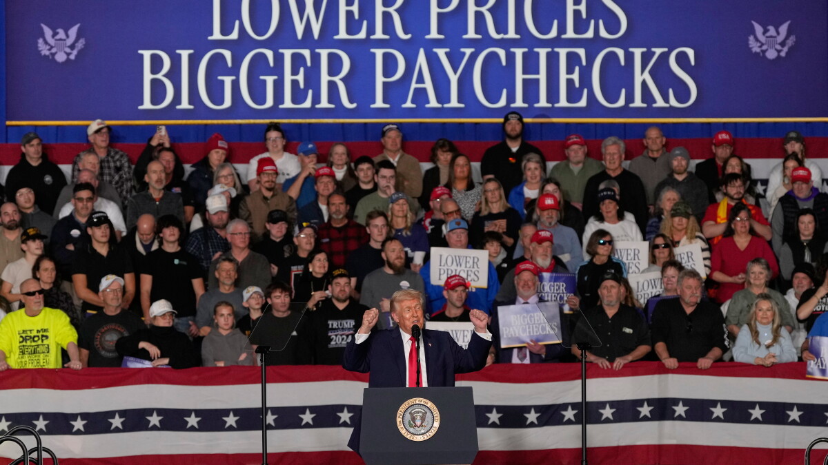 Poll: Most Americans have the summer blues about Trump and the economy