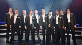 Straight No Chaser’s performance, filmed live at Harrah’s Resort in Atlantic City, New Jersey, is a journey through the decades of the pop songbook.