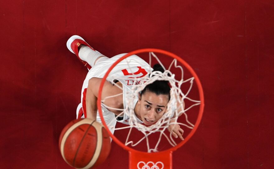 Spain's Silvia Dominguez looks at the basket in the women's quarter-final basketball match between Spain and France on August 4.