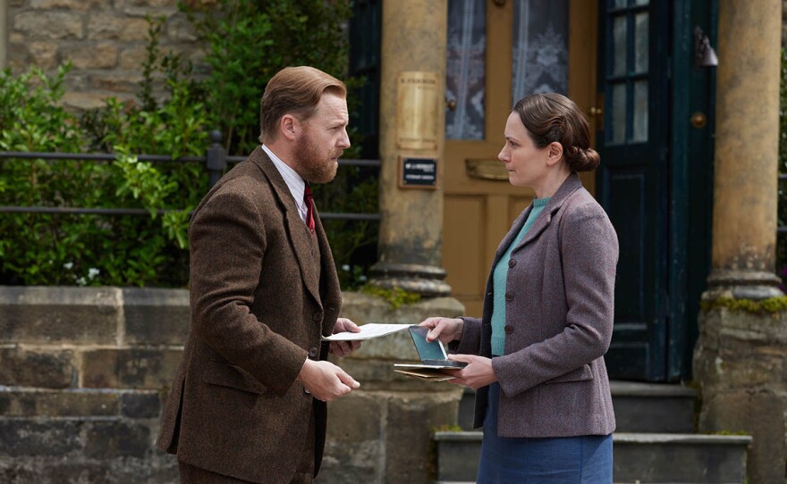 Siegfried Farnon (Samuel West) and Mrs Hall (Anna Madeley)