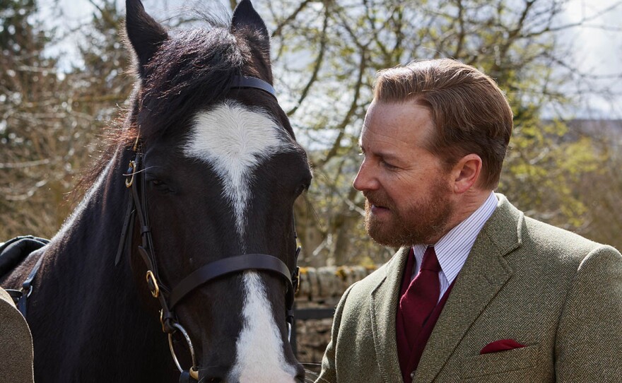 Siegfried Farnon (Samuel West) with horse