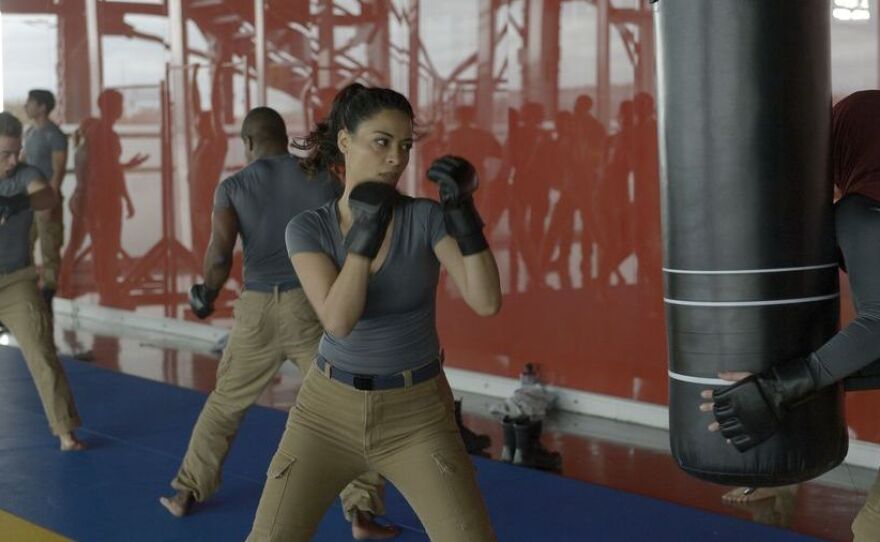 Twin sisters Nimah and Raina Amin work out on ABC's "Quantico."