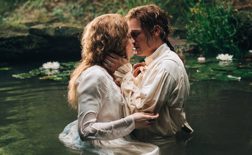 Emilia Schüle (Marie Antoinette), Martijn Lakemeier (Fersen)