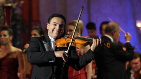 Zoltán Mága, Hungary’s foremost violin virtuoso, performs an exhilarating selection of familiar waltzes, arias and light classical pieces.