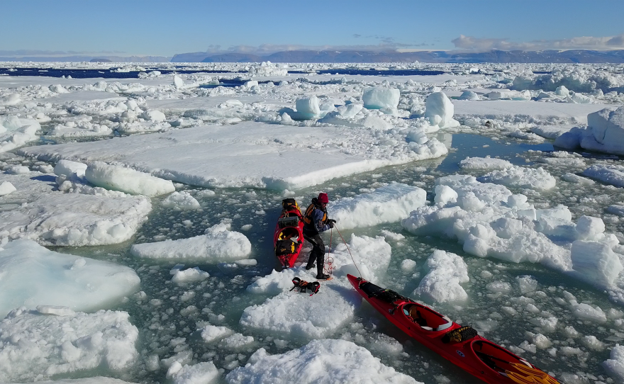 "Beneath the Polar Sun" documents the expedition of a small team of scientists and explorers who become trapped by the sea ice they have come to study, 500 nautical miles from the North Pole.