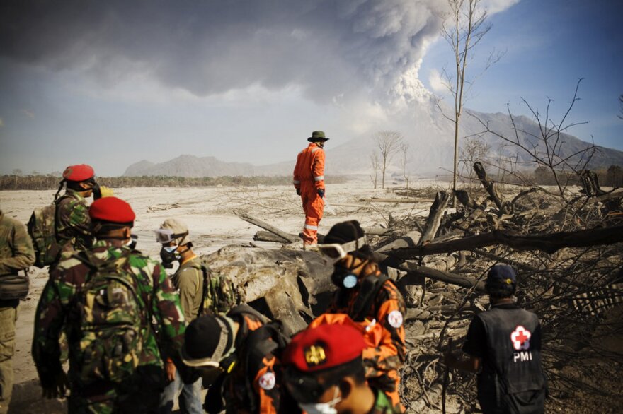 Recovery teams including Kopassus, the Indonesian special military, look for victims' remains outside Yogyakarta.