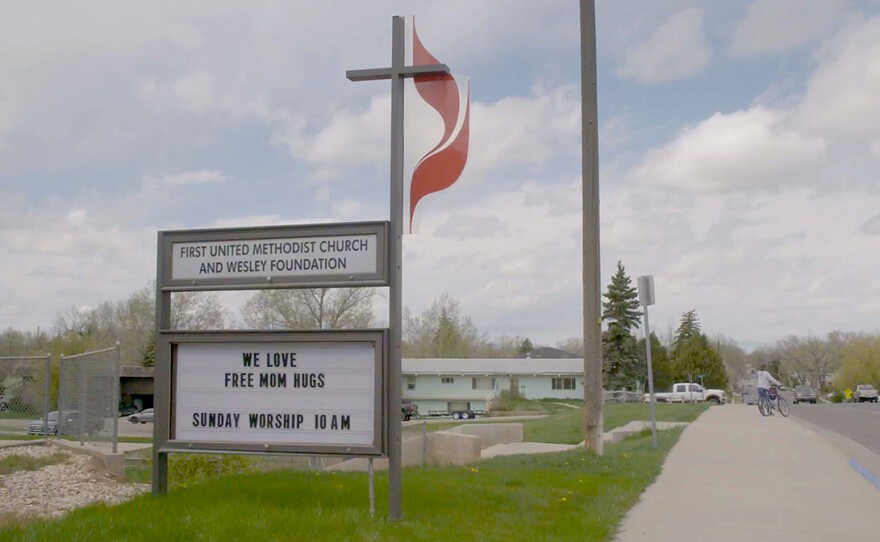 Sign outside the First Methodist Church on the second Free Mom Hugs Tour