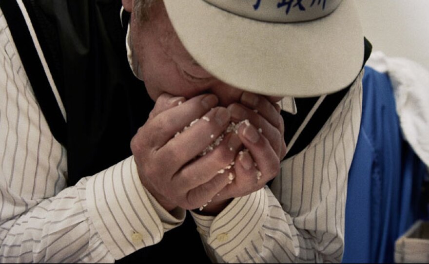 Yamamoto Toji checking Koji rice.