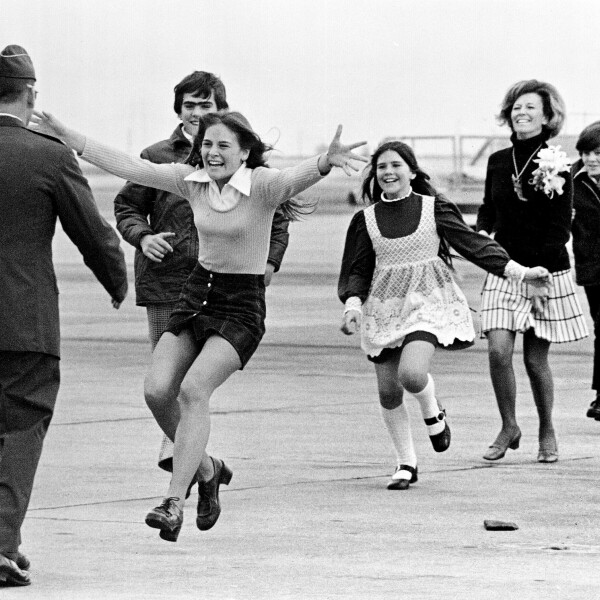 Pulitzer Prize-Winning AP Photographer Slava ‘Sal’ Veder Dies at 99