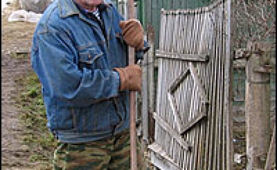Nikolai Gavrilov lives in the village of Priamukhino. Rural life is radically different from fast-paced Moscow, where the country's energy industry is fuelling a major economic boom.