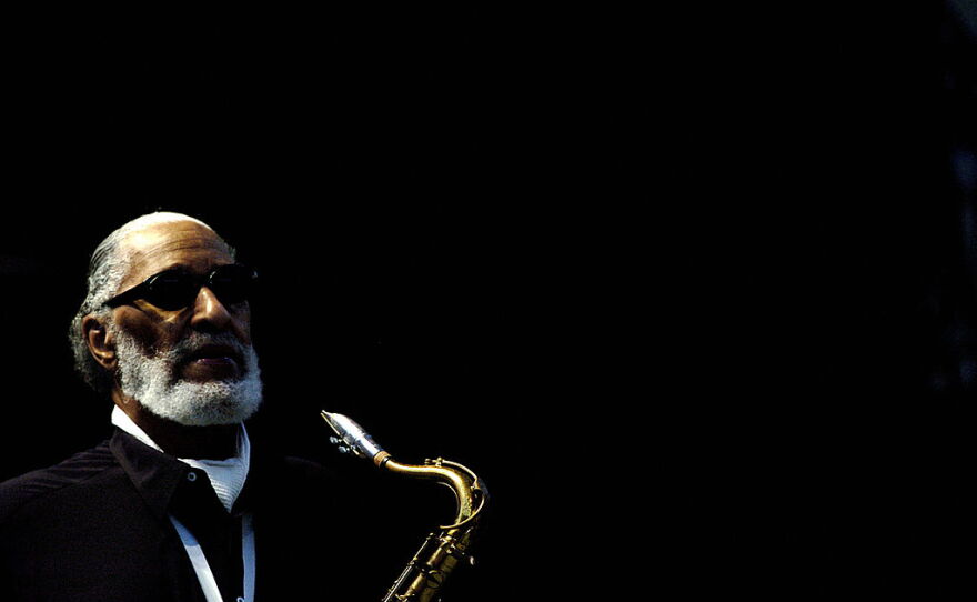 US musician Sonny Rollins performs, 29 June 2006 in Vienne, southeastern France, during the opening of the Vienne Jazz Festival.