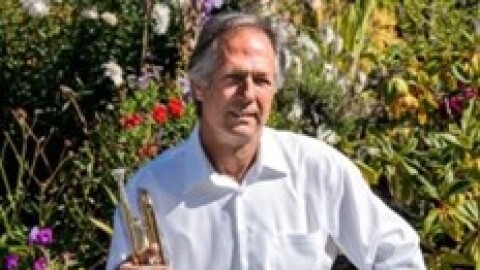 Front Row Saturday - Swingin' with Dean