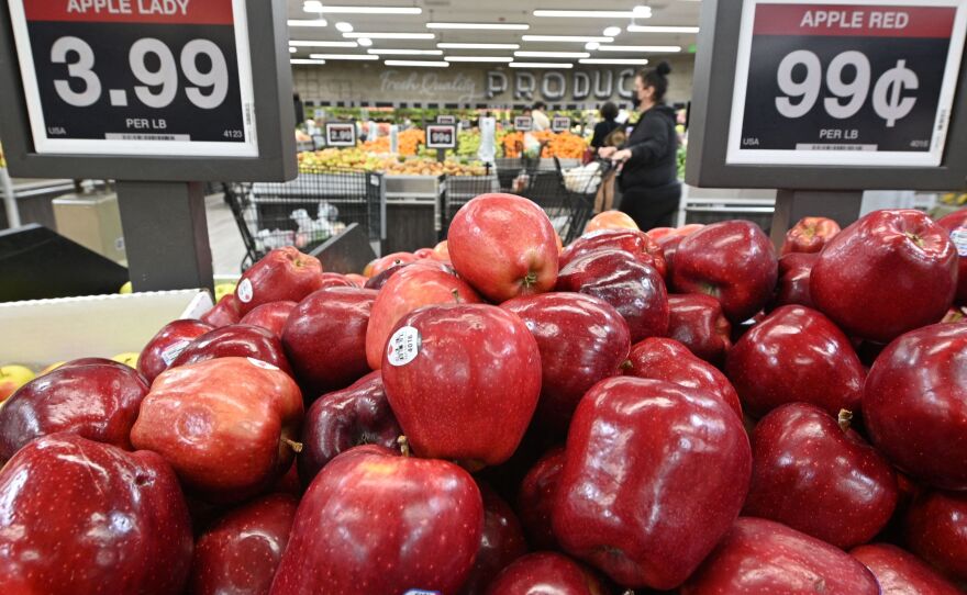 Apples grown in the US are seen for sale at a supermarket in Glendale, Calif., on Jan. 12. Consumer prices surged 7% in December, the fastest annual pace since 1982.