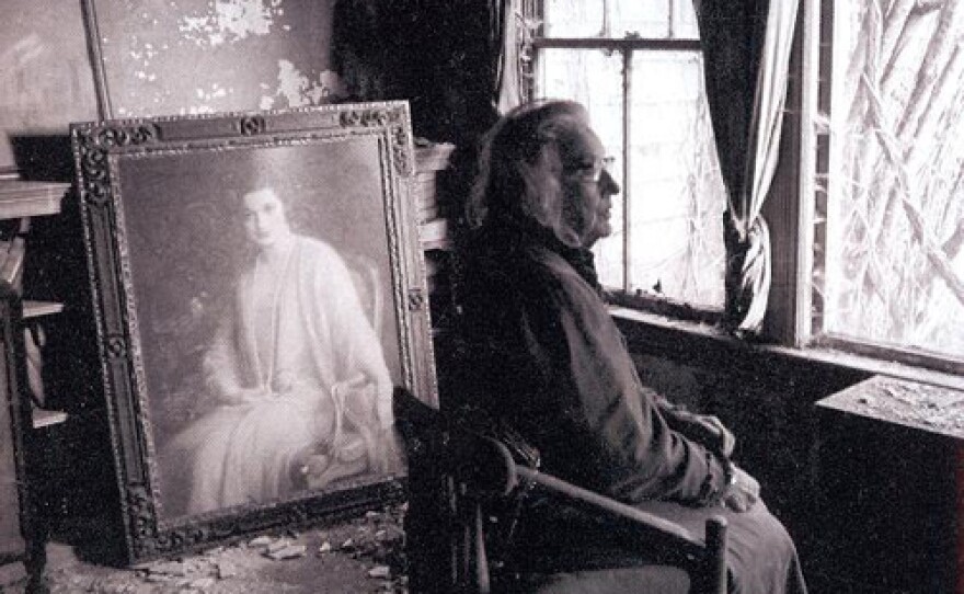 Edith Bouvier Beale in her East Hampton mansion. The painting is a portrait of her.