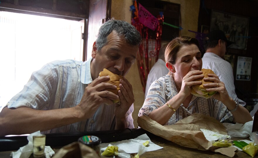 Pati meets with local author and Cantina historian David Canales who takes Pati to two very different style Cantina’s in Monterrey.
