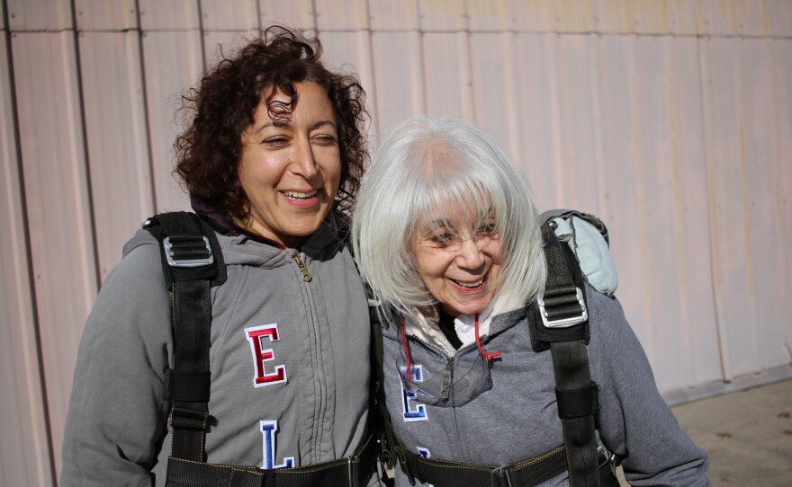 Hanna and her mother Miriam Rosin wore the letters E-L-I on their sweatshirts in honor of Hanna's father Eli Rosin.