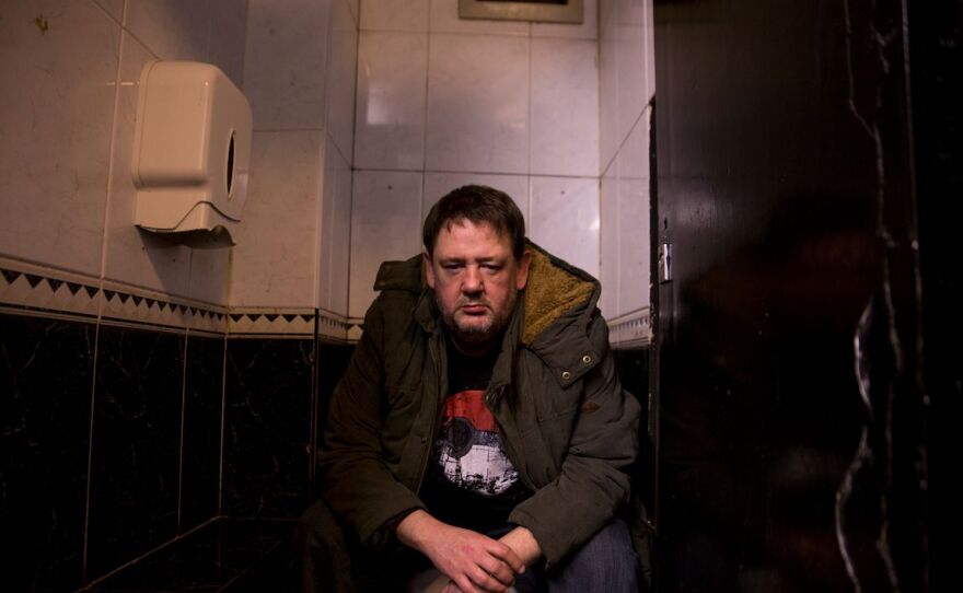 Johnny Vegas stars as a man who hires a hit man online in "dark_net," winner of Horrible Imaginings award for Funniest Horror Comedy.