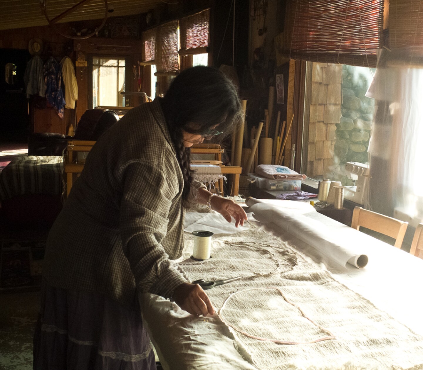 Consuelo Jimenez Underwood working on a moon rebozo.