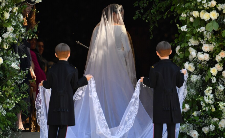 Flowers representing the 53 countries in the Commonwealth adorn the veil worn by Meghan Markle.