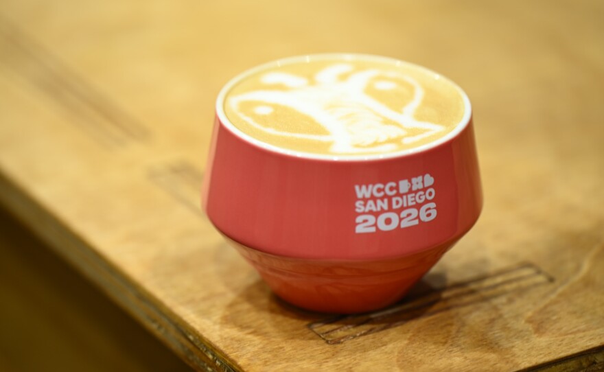 A praying mantis is depicted in latte art at the World Latte Art Championship on April 10, 2026.