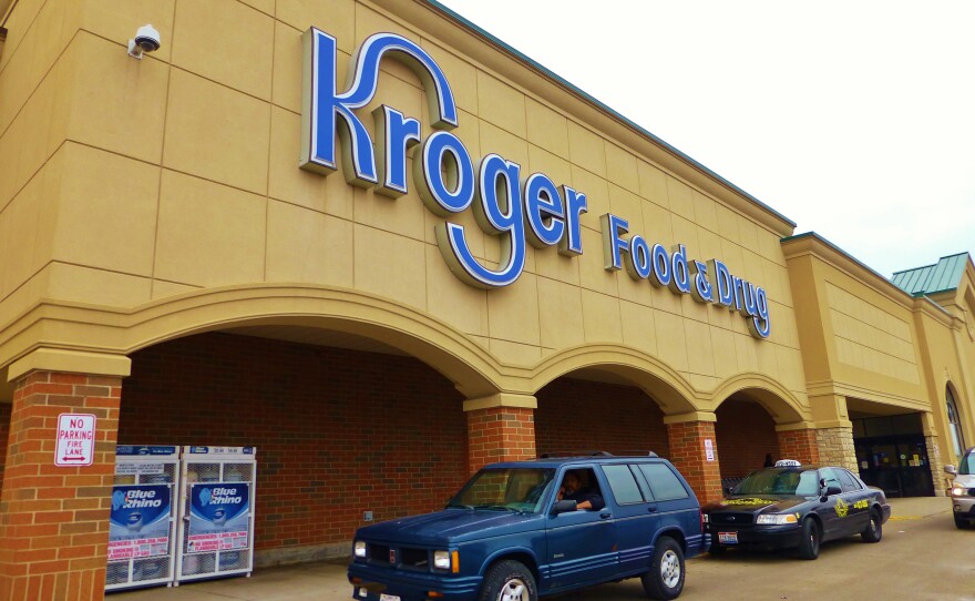 Big grocery chains like Kroger are beginning to experiment with smaller format stores, says Lempert.