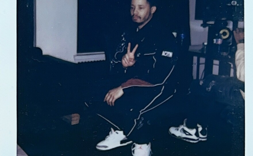 Veeze in studio.