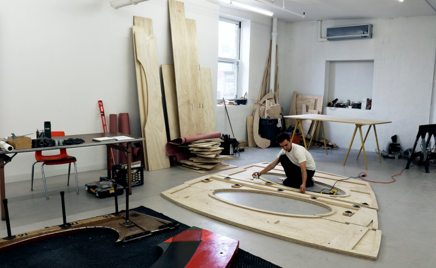 A photo of artist Yve Laris Cohen.