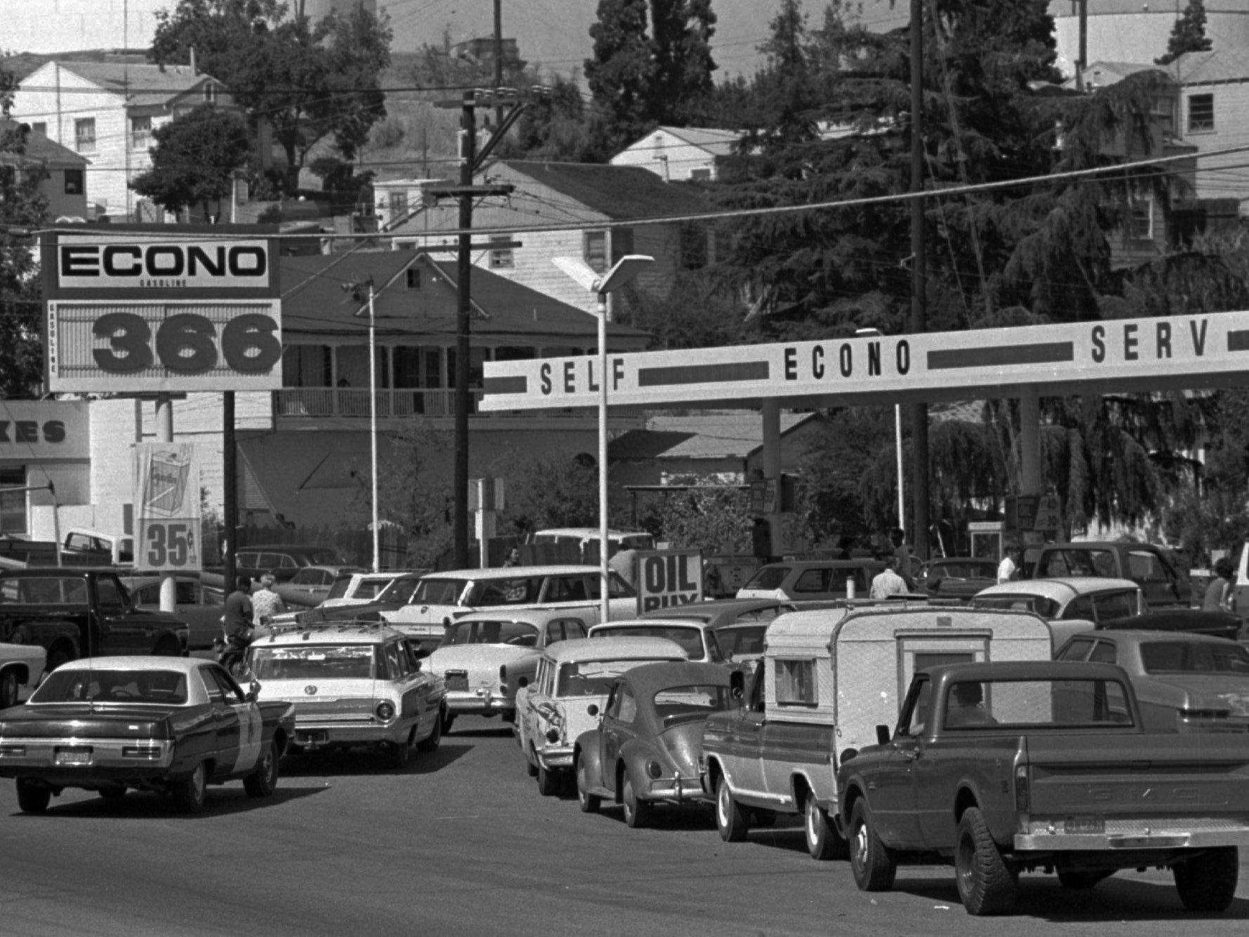 Gas Lines Evoke Memories Of Oil Crises In The 1970s | KPBS Public Media